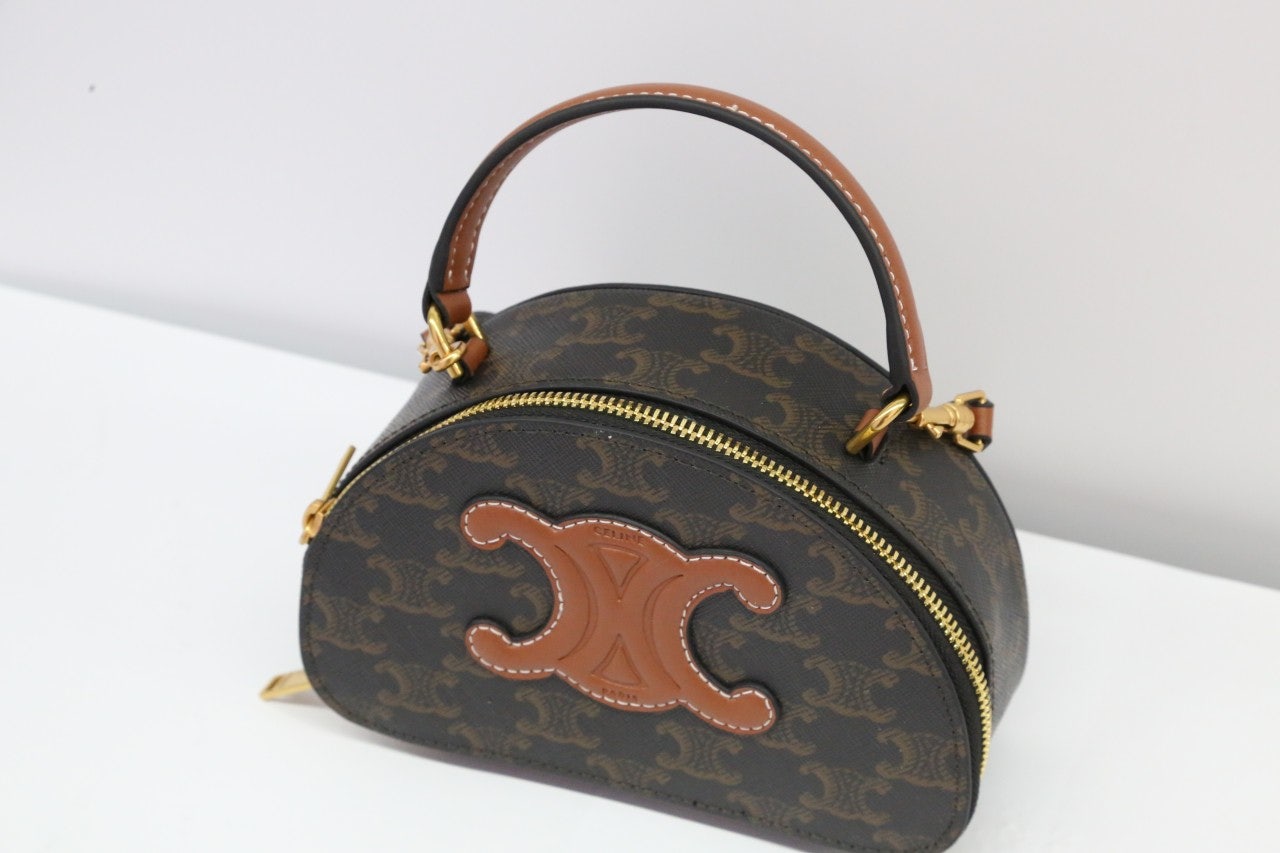 i_5b5Ud018svc1839w3ig3q8jt_eg520k.jpg