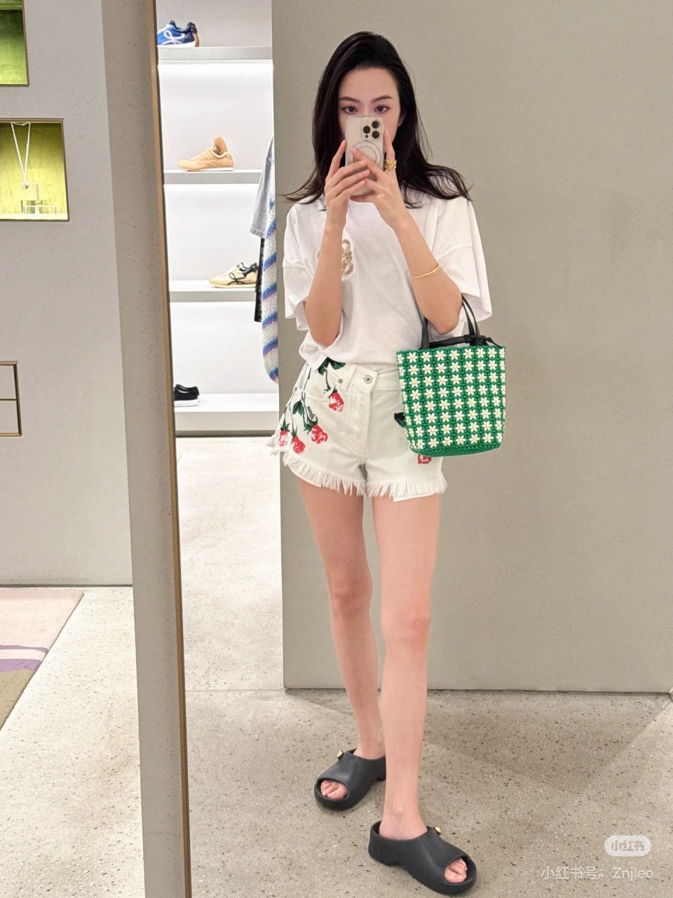 f_adhUd018svc1862kp5yw8rr3_1mx42.jpg?type=e1920_std