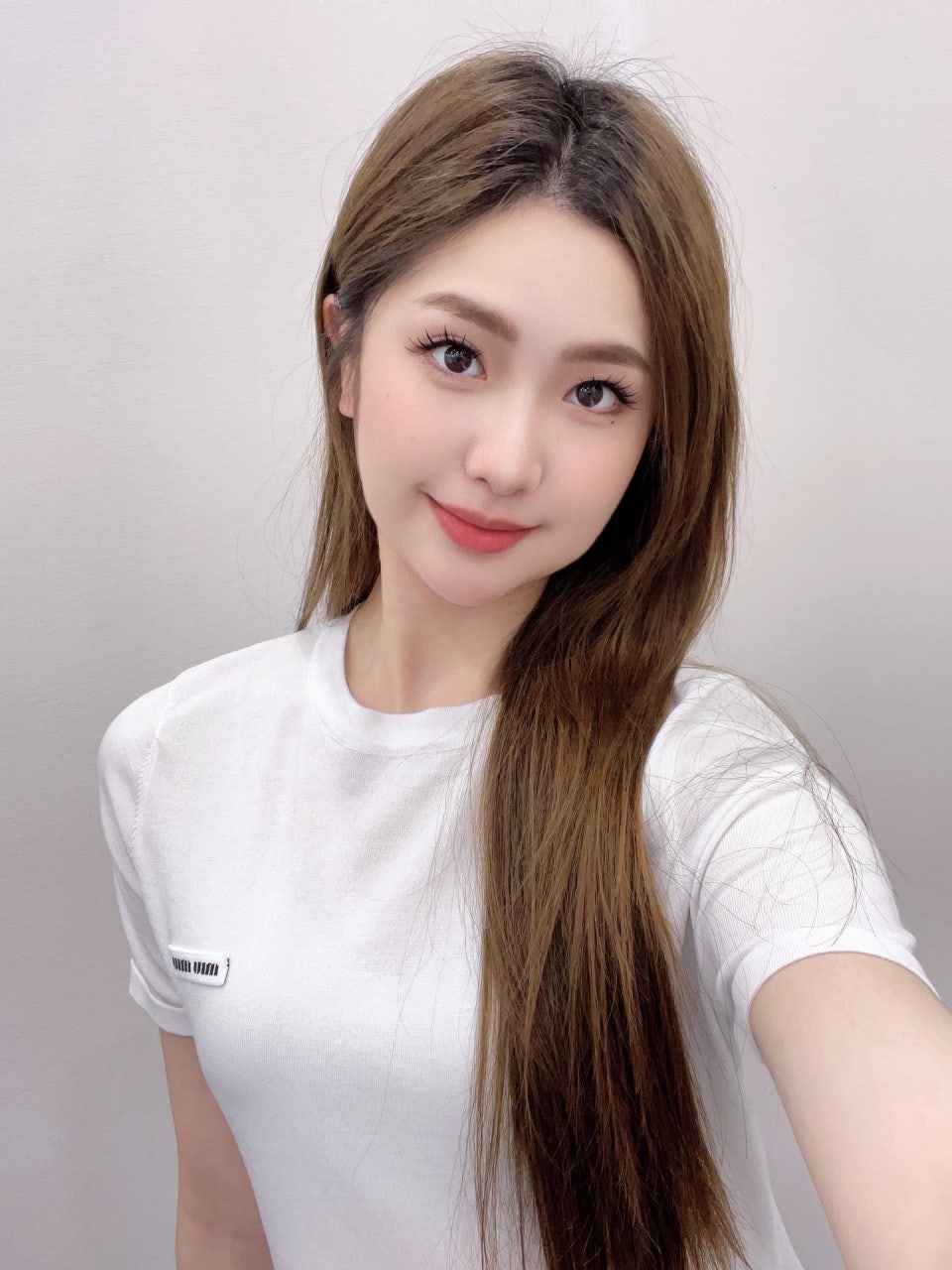 e_49dUd018svc1r6tbd858t4ix_1mx42.jpg?type=e1920_std
