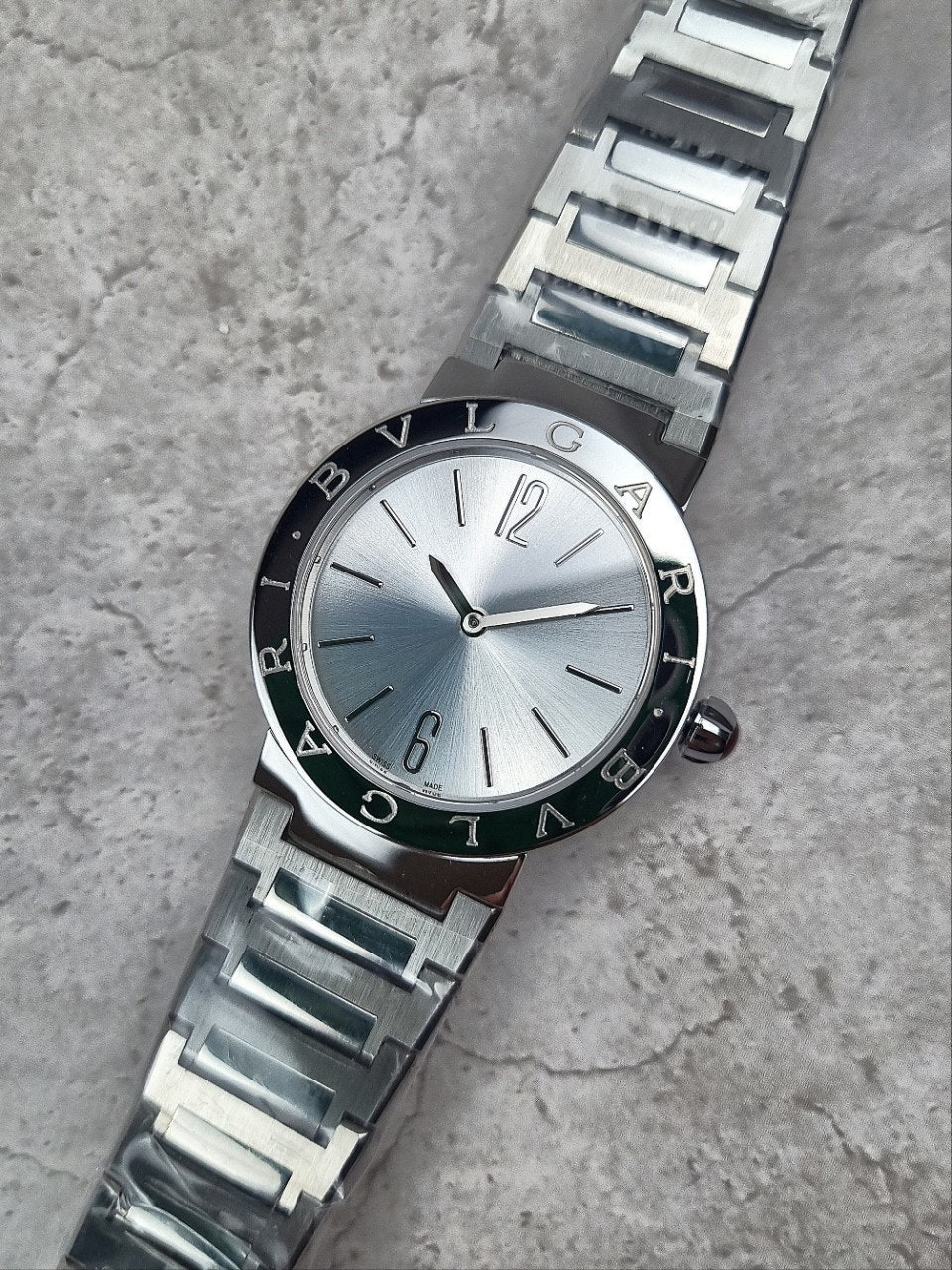 a_g30Ud018svc1feaeg6d6ayci_413zjm.jpg