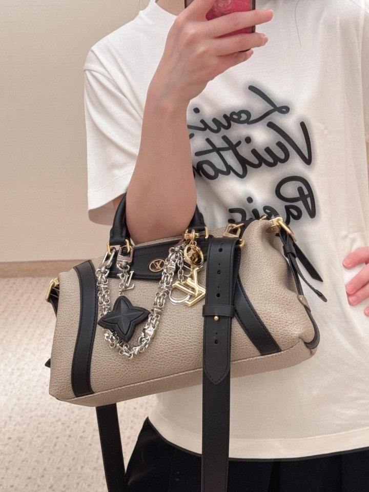 e_4adUd018svc1luxi9ewe7e59_3ze1u3.jpg?type=e1920_std