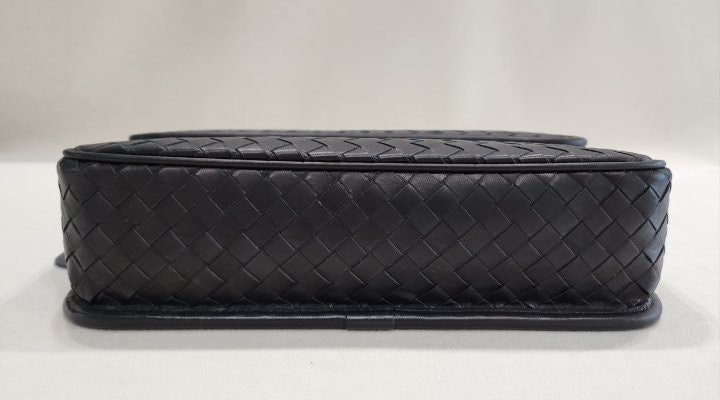 e_28aUd018svc5zvjdcia9o1m_fciblk.jpg?type=e1920_std