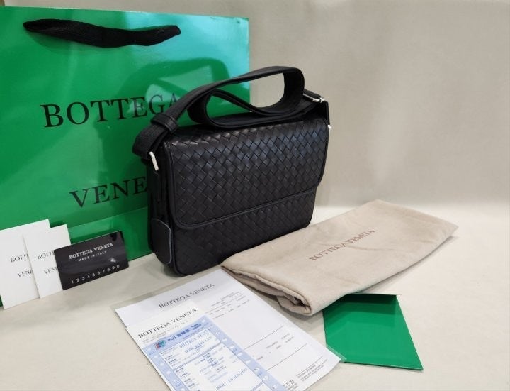 d_e8aUd018svcl1zk8cgithbg_fciblk.jpg?type=e1920_std