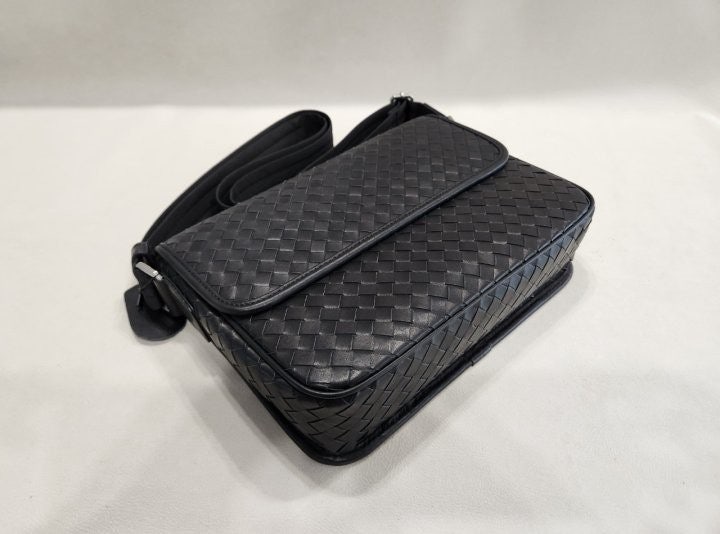 e_38aUd018svc1bsfwmy2fw4o_fciblk.jpg?type=e1920_std