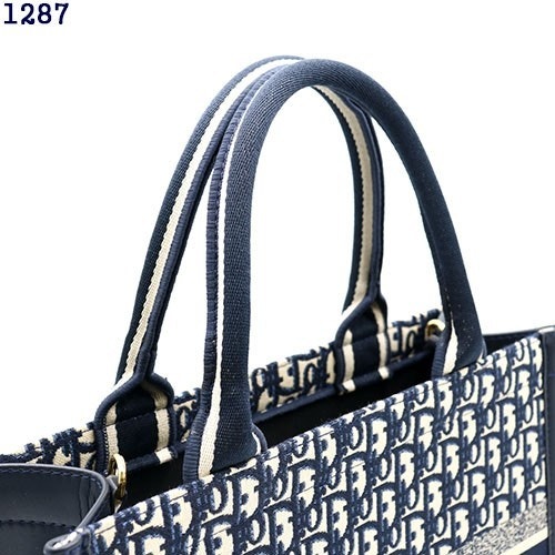 0_3j1Ud018svc1qujqfi4fitfv_c581oa.jpg