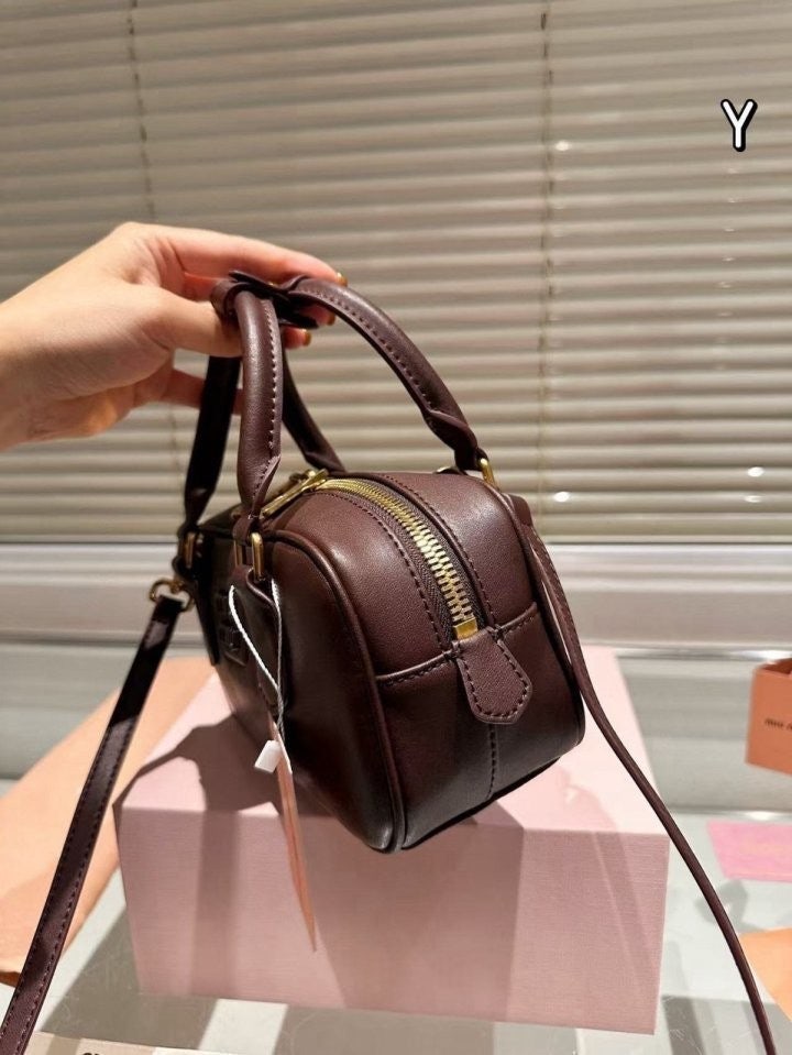 e_566Ud018svc4m0ys5vhruk6_fciblk.jpg?type=e1920_std