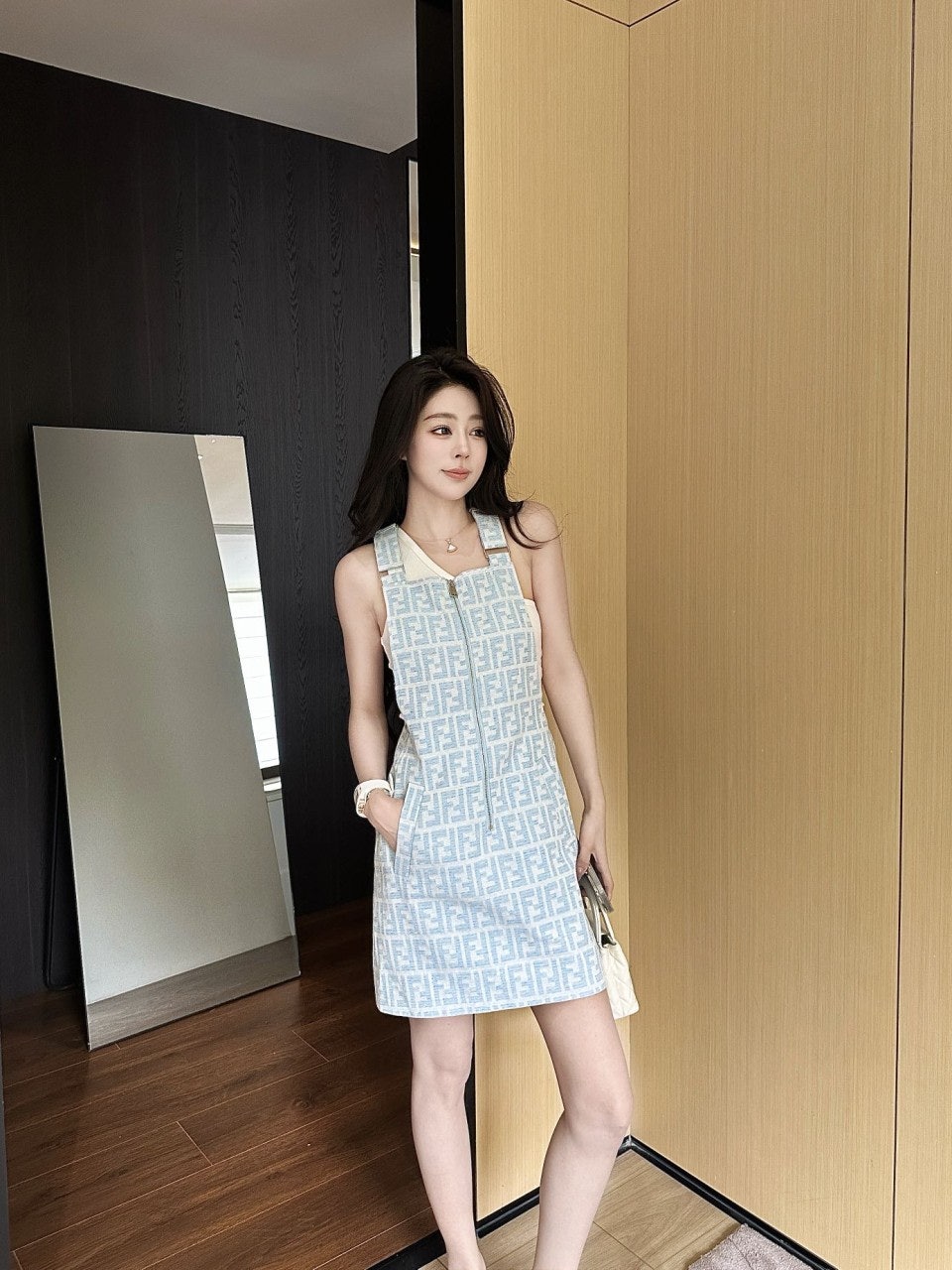 c_dh3Ud018svc1ho7x4yrqb4vb_1mx42.jpg?type=e1920_std