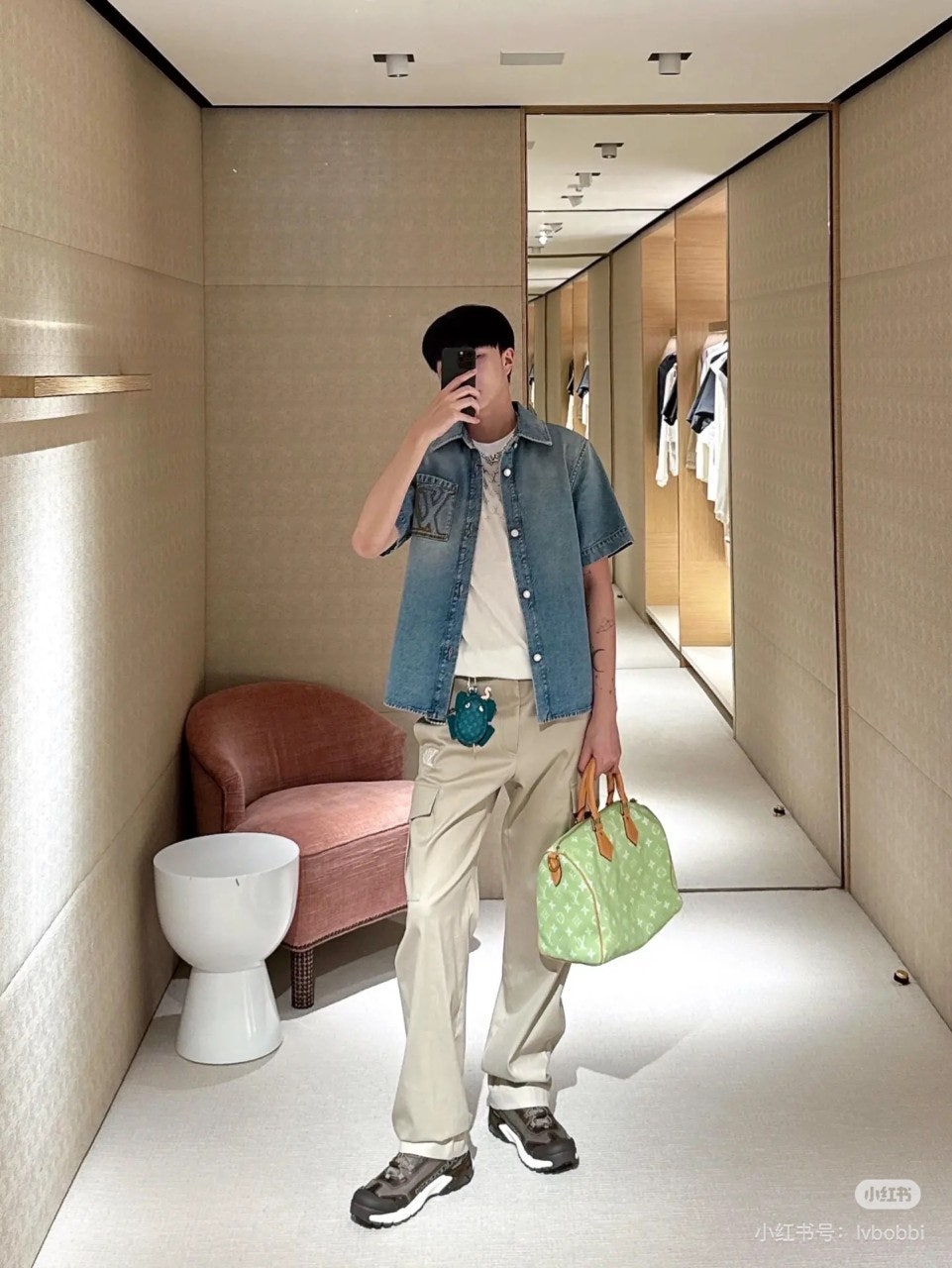 e_5idUd018svcs7u3sx2npxe8_1mx42.jpg?type=e1920_std