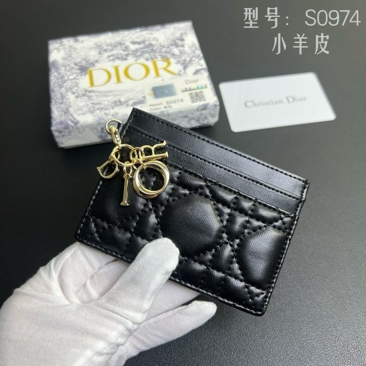 e_i6iUd018svc8g4zot3kel1a_fciblk.jpg?type=e1920_std