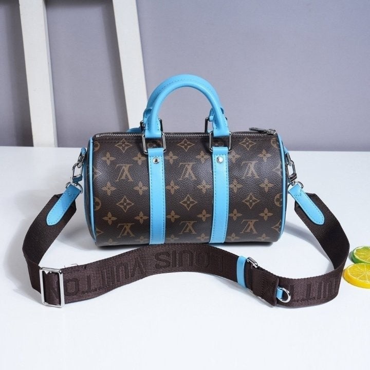 8_481Ud018svc6f18yvatzene_fciblk.jpg?type=e1920_std