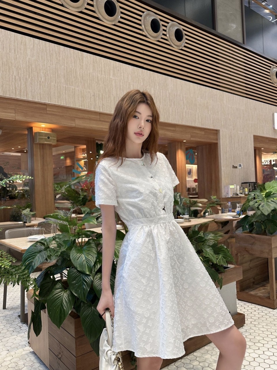 h_3igUd018svc19tv27ti9nsmt_1mx42.jpg?type=e1920_std