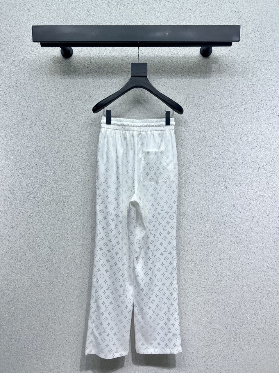 1_aiiUd018svcdkgzs8zbkv0x_1mx42.jpg?type=e1920_std