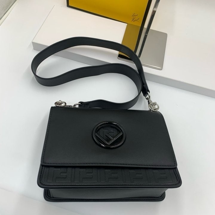 j_b4fUd018svcd93ypp88bnja_fciblk.jpg?type=e1920_std