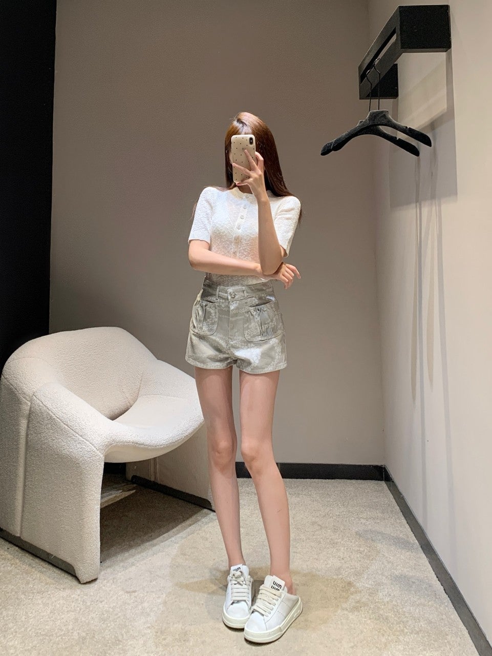 7_885Ud018svc1lcbg2yg7l2lf_1mx42.jpg?type=e1920_std