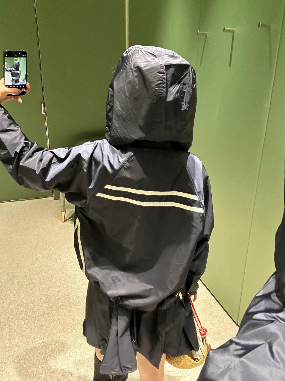 h_86hUd018svcgyyrawm4v48d_1mx42.jpg?type=e1920_std