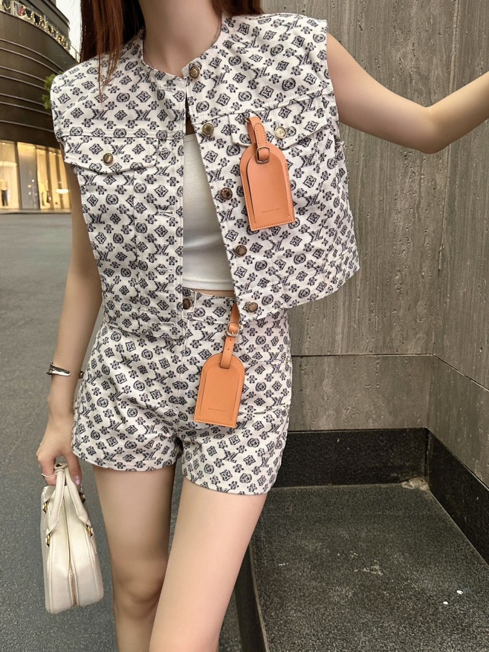 a_207Ud018svc1cjk6ln06m8bg_1mx42.jpg?type=e1920_std