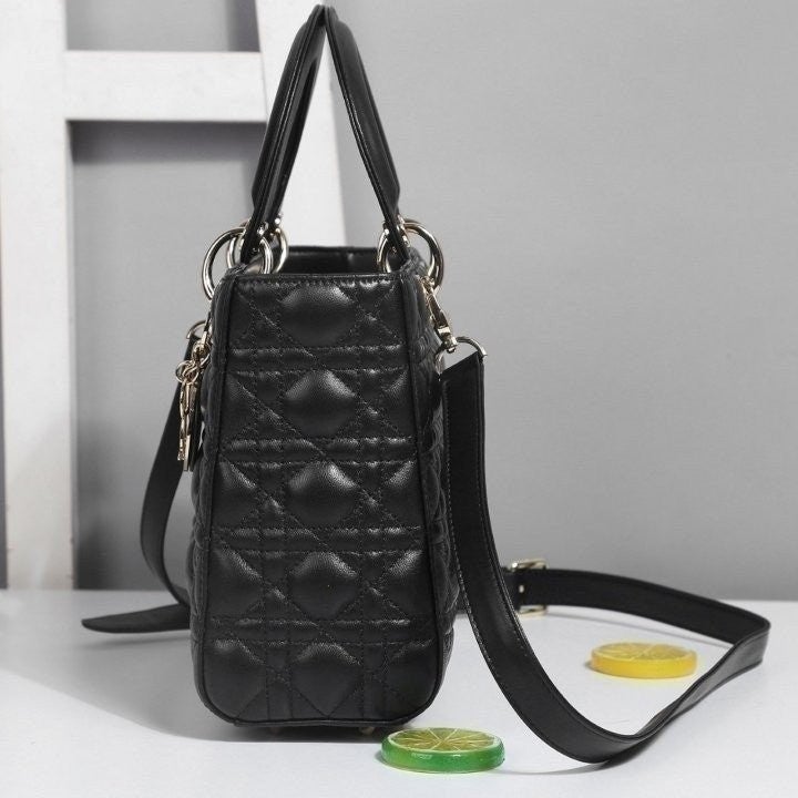 h_ga8Ud018svchmsyrx7l13kp_fciblk.jpg?type=e1920_std