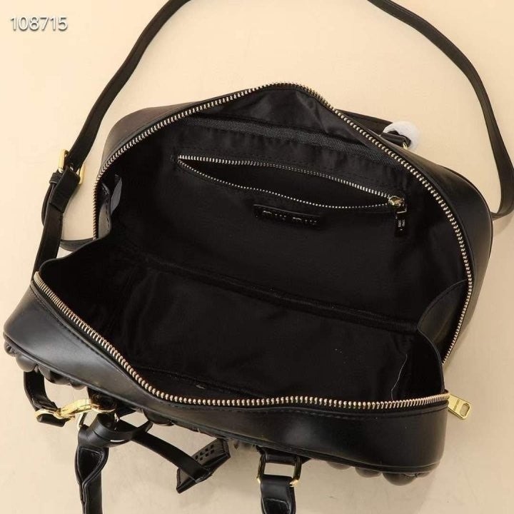 8_0a7Ud018svcr5cm9to5mng0_fciblk.jpg?type=e1920_std