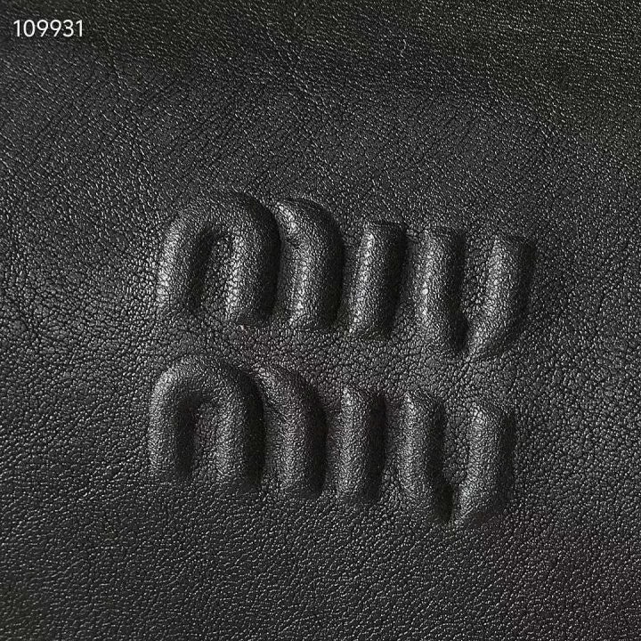 2_3a7Ud018svcld1wzeodifxv_fciblk.jpg?type=e1920_std