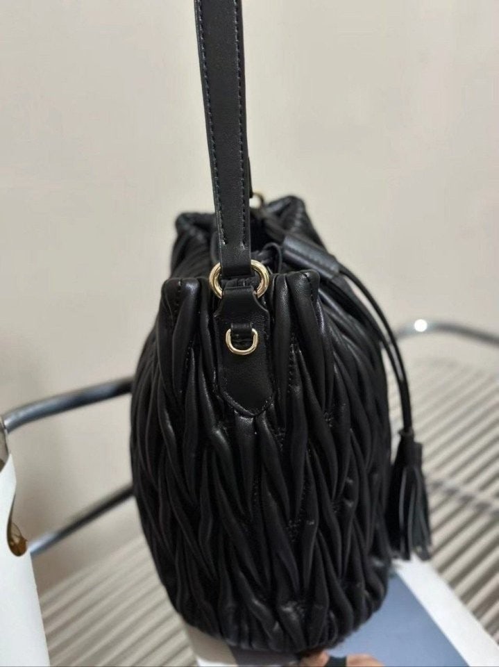 b_6acUd018svcxbdnpfv53k0k_fciblk.jpg?type=e1920_std
