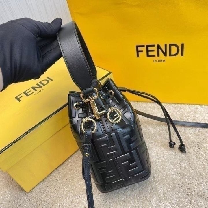 6_7agUd018svc47ramwom50sv_fciblk.jpg?type=e1920_std