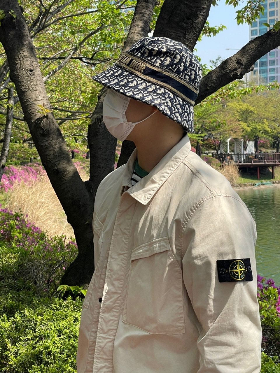 1_ab7Ud018svci9qmo21llj6c_dlwfar.jpg?type=e1920_std