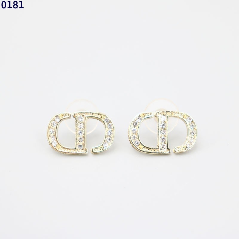 c_4j8Ud018svcf6x1ff3w6d37_c581oa.jpg