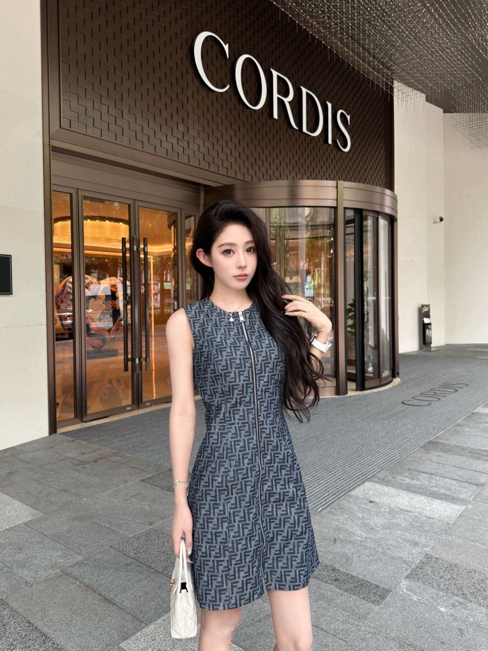 8_fdeUd018svc1ey9upd9gn1me_1mx42.jpg?type=e1920_std