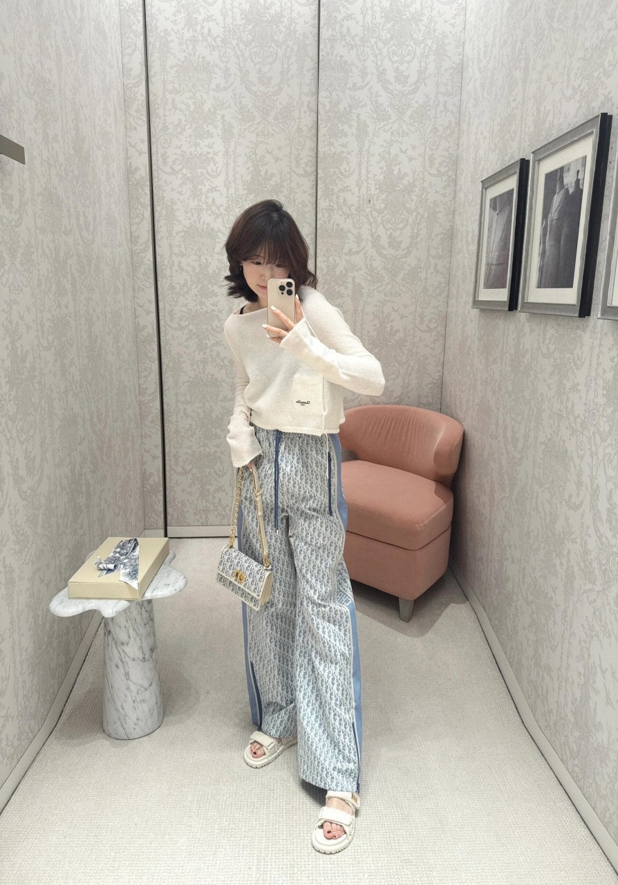 b_0icUd018svc11zpy5ufafu4z_1mx42.jpg?type=e1920_std