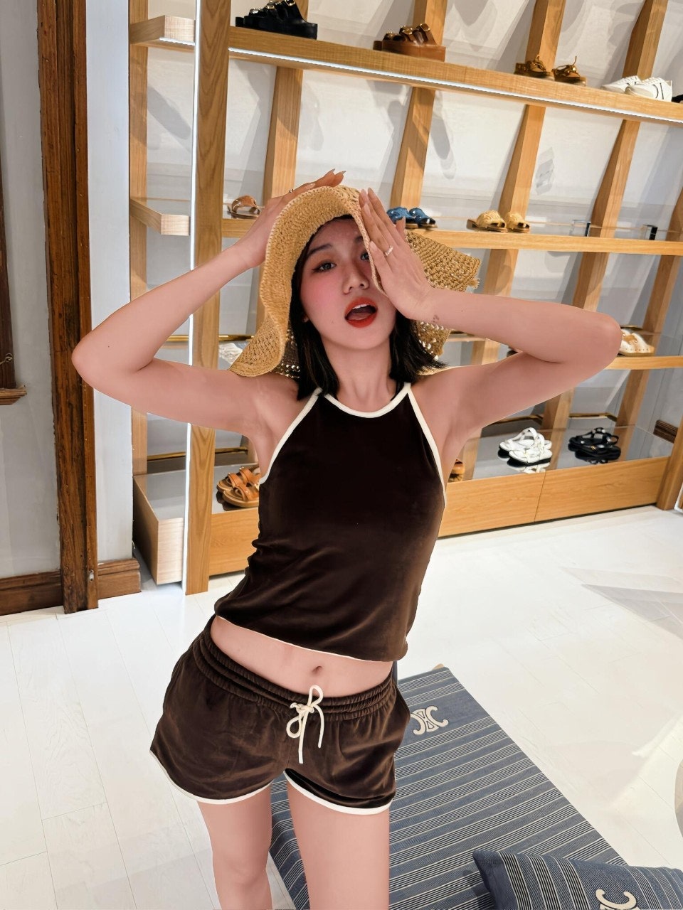 2_2i6Ud018svcyniq5edbr5sz_1mx42.jpg?type=e1920_std
