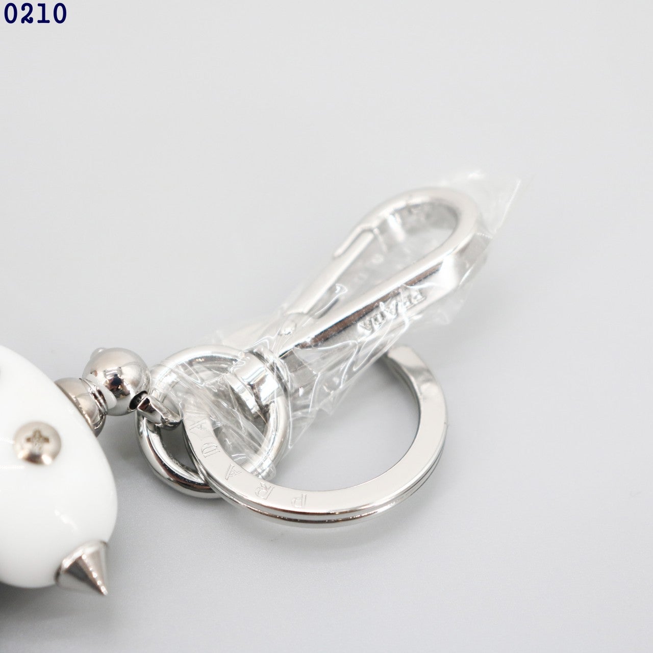 0_h77Ud018svc1wuj9betmkm8w_c581oa.jpg
