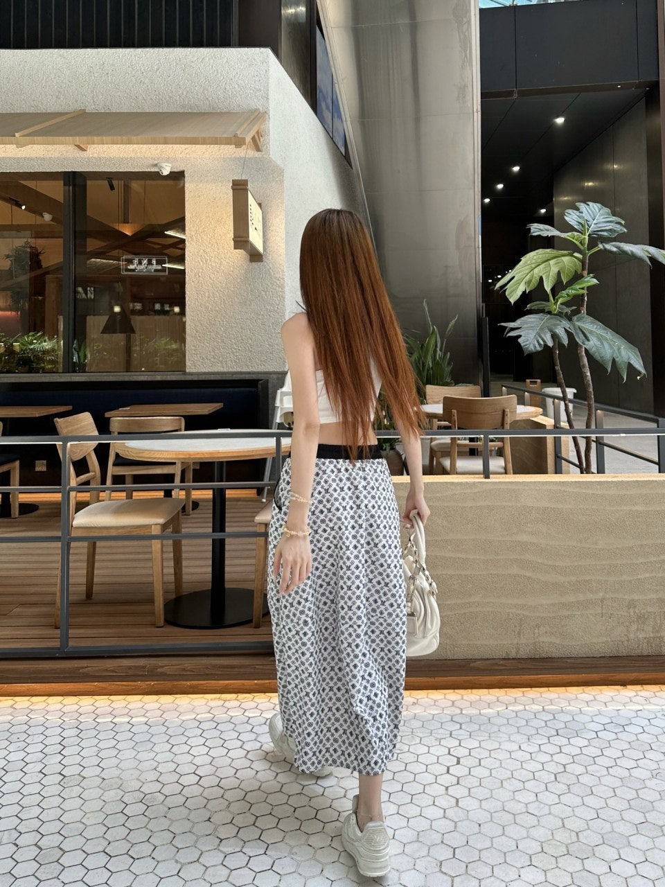 h_ae6Ud018svcnuibad89nb4m_1mx42.jpg?type=e1920_std