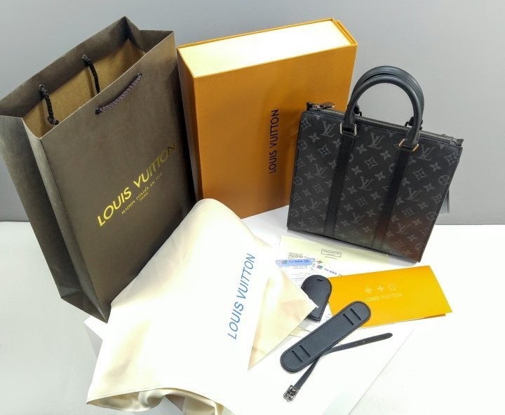 a_9g1Ud018svc17hsinasnckqu_fciblk.jpg?type=e1920_std