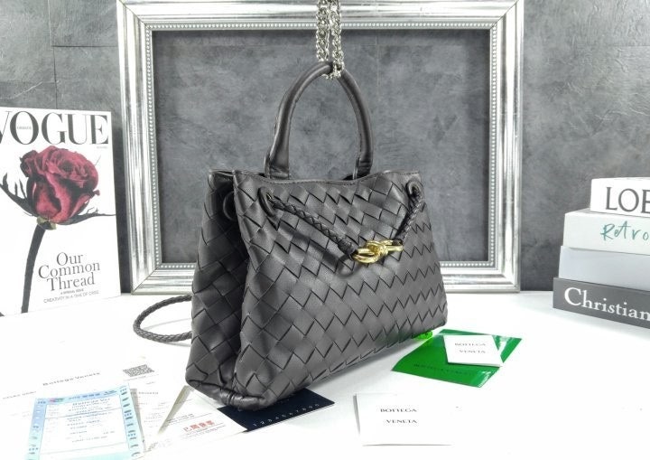 4_3g1Ud018svcvufxhl3yg2mm_fciblk.jpg?type=e1920_std