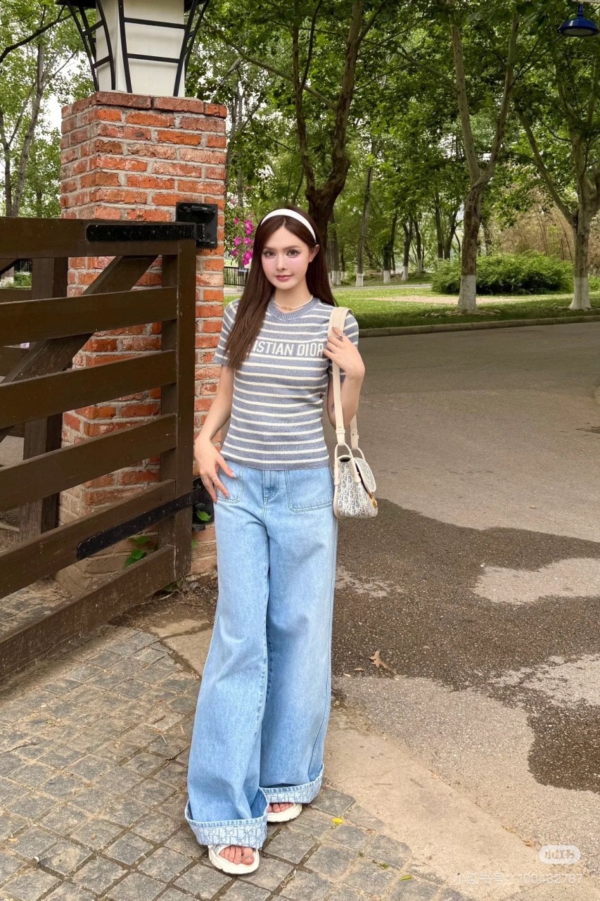 h_ad4Ud018svc19k5jxetyar7n_1mx42.jpg?type=e1920_std