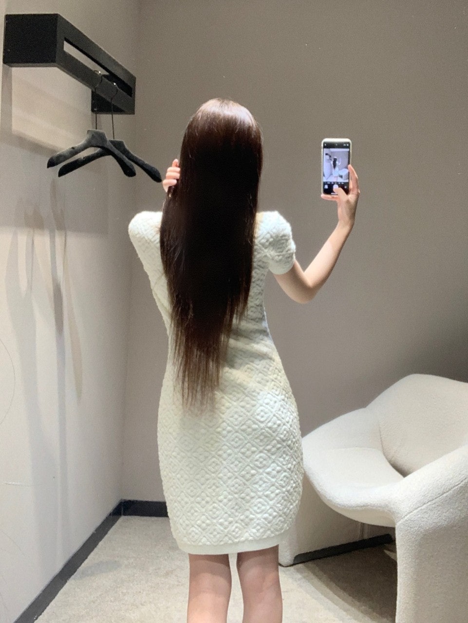 4_8dbUd018svc1xx7xug8ssr64_nmkvd6.jpg?type=e1920_std