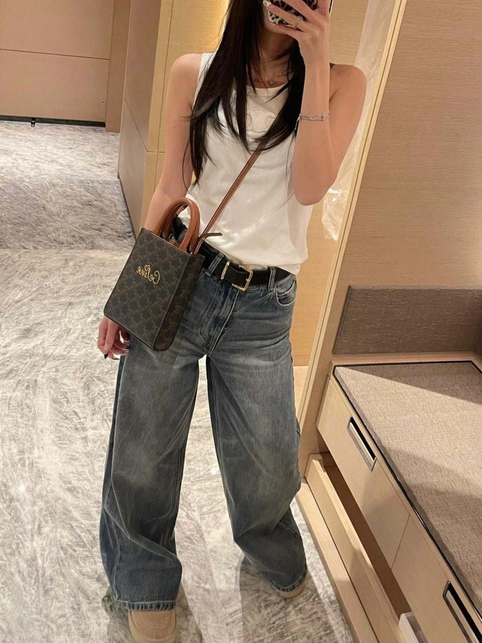 i_5ahUd018svc11t4s1mr391yt_nmkvd6.jpg?type=e1920_std