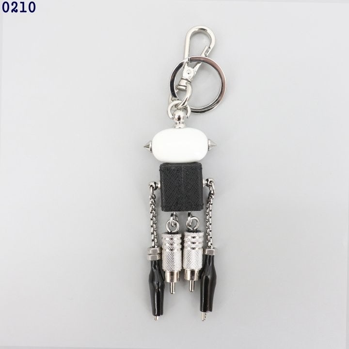 7_40bUd018svczze1edwnzpey_fciblk.jpg?type=e1920_std
