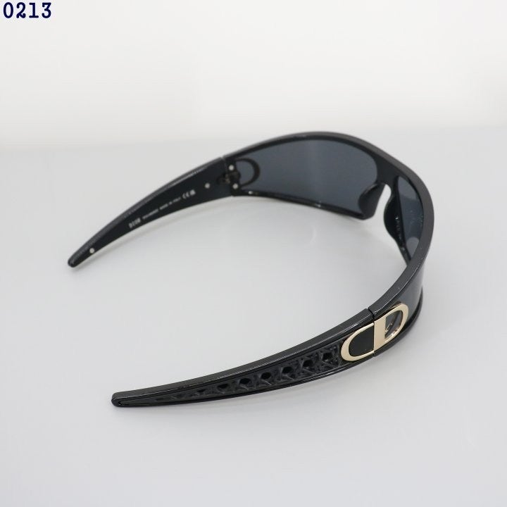 2_hi4Ud018svcvj1xh305ju8u_fciblk.jpg?type=e1920_std