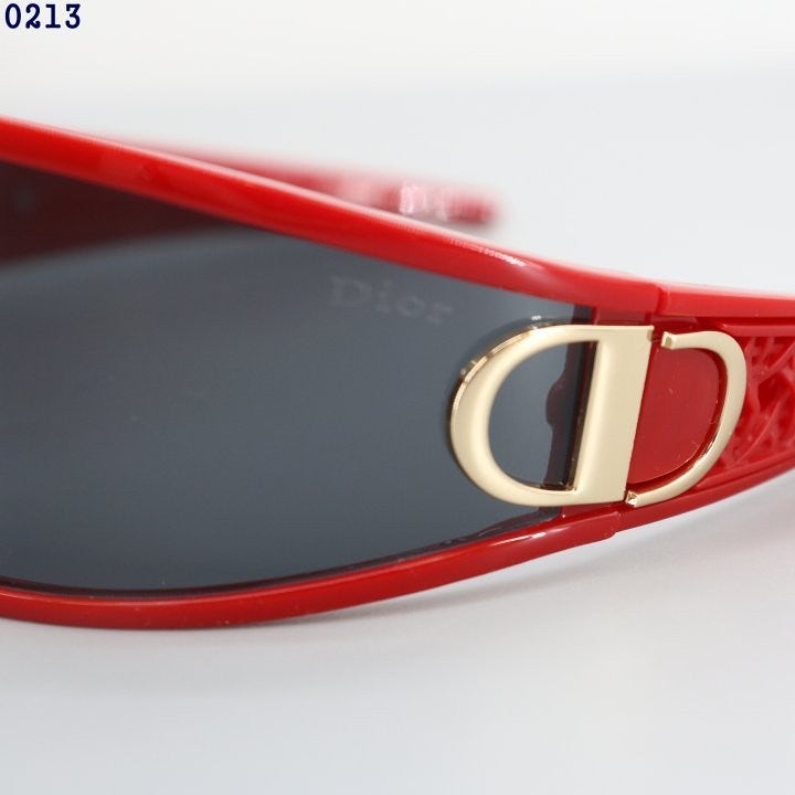 0_3i4Ud018svckaqx01ovy7ql_fciblk.jpg?type=e1920_std