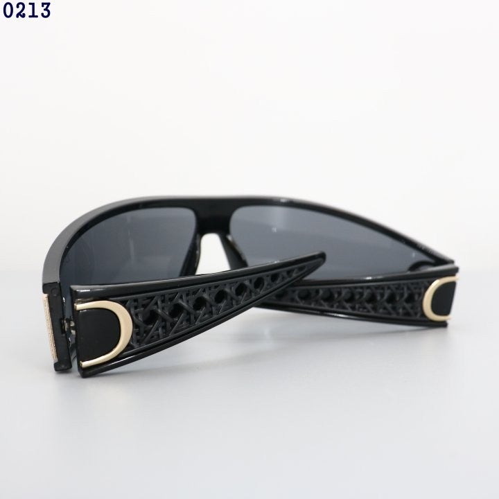 2_ei4Ud018svc1f1x0fk2h821w_fciblk.jpg?type=e1920_std