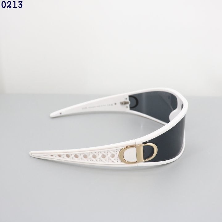 5_fi4Ud018svc1u0ra1aj4xy7l_fciblk.jpg?type=e1920_std