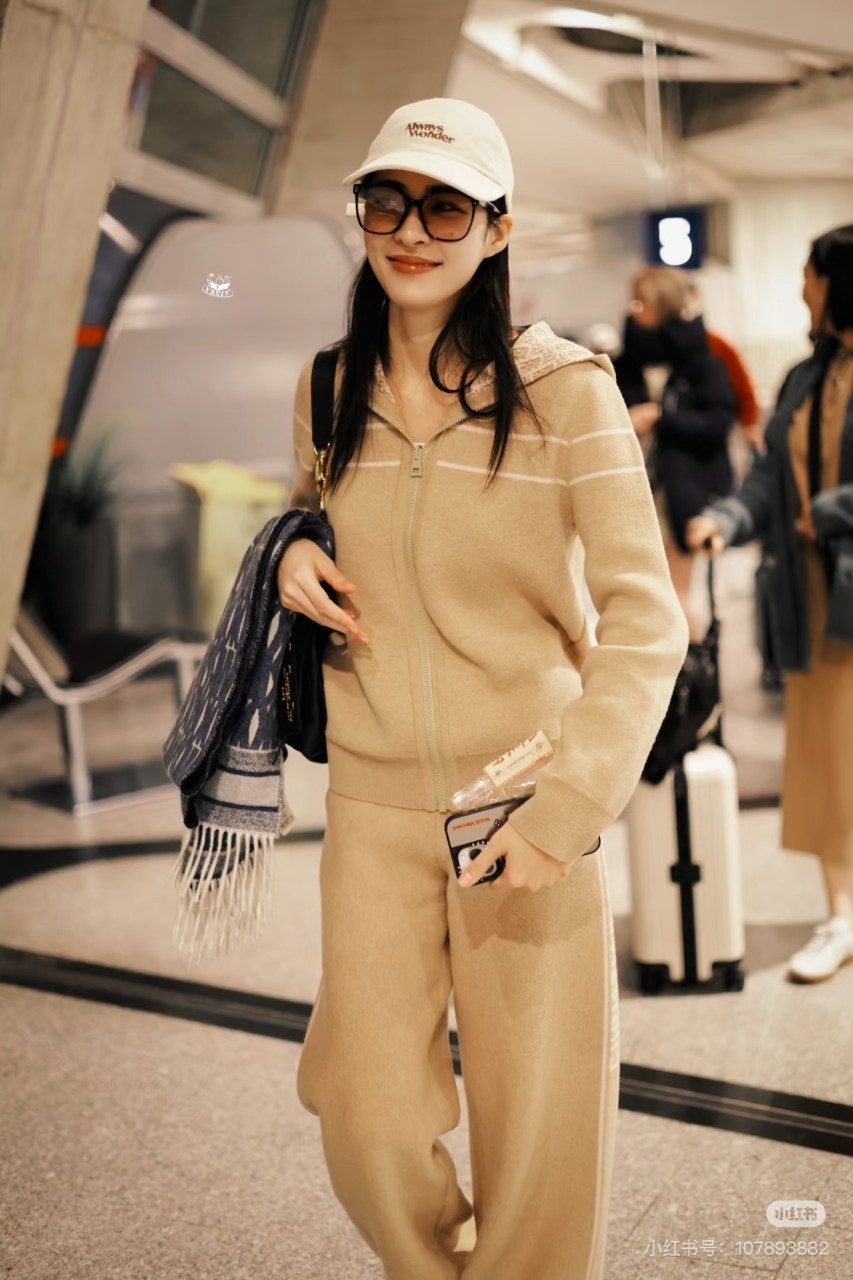 2_j44Ud018svc13ksu4lz7hnn7_1mx42.jpg?type=e1920_std