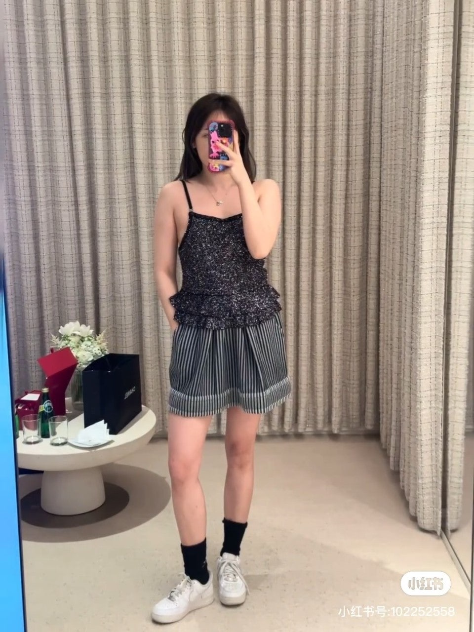 e_i50Ud018svc82sg7jwv7jcw_1mx42.jpg?type=e1920_std