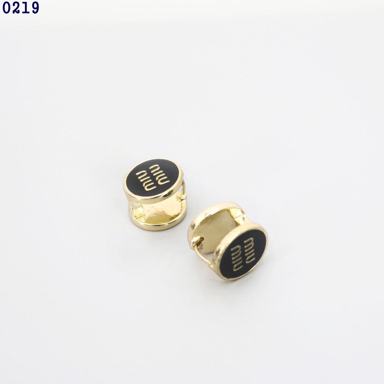 a_772Ud018svcih9azviqa02h_c581oa.jpg