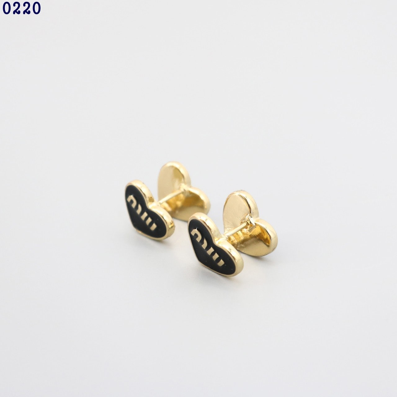 1_b73Ud018svc1hshstl35x8da_c581oa.jpg