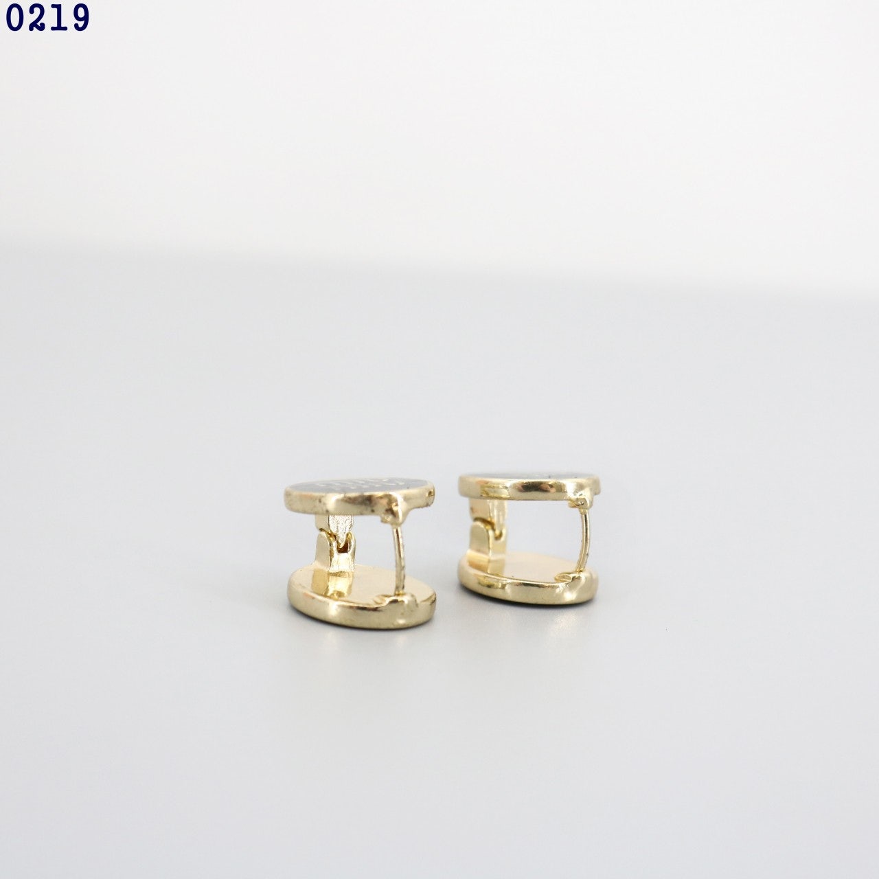 b_172Ud018svc1m9cn2q2qiyvc_c581oa.jpg