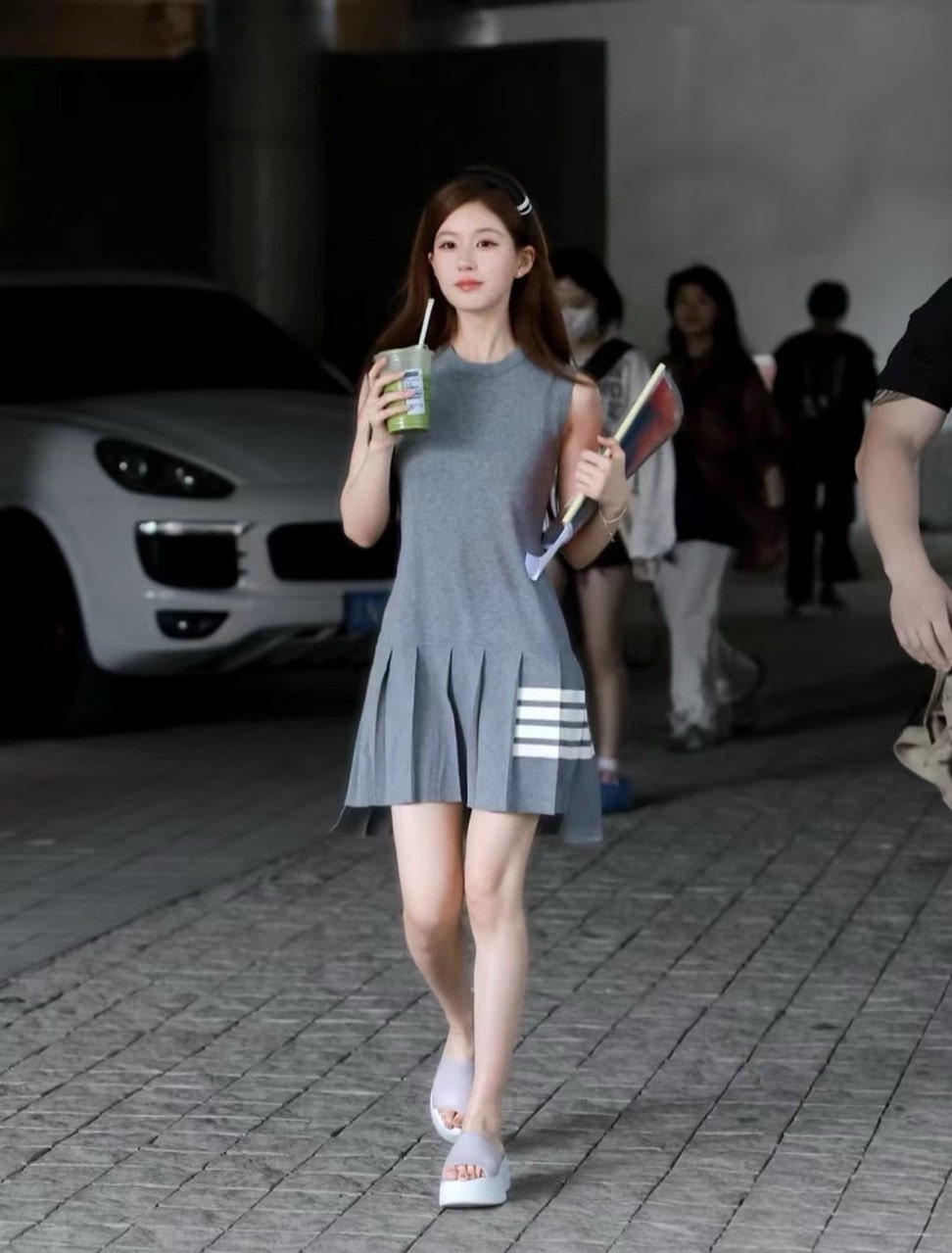 j_ahdUd018svc1heyic3rowgpb_fbhe4u.jpg?type=e1920_std