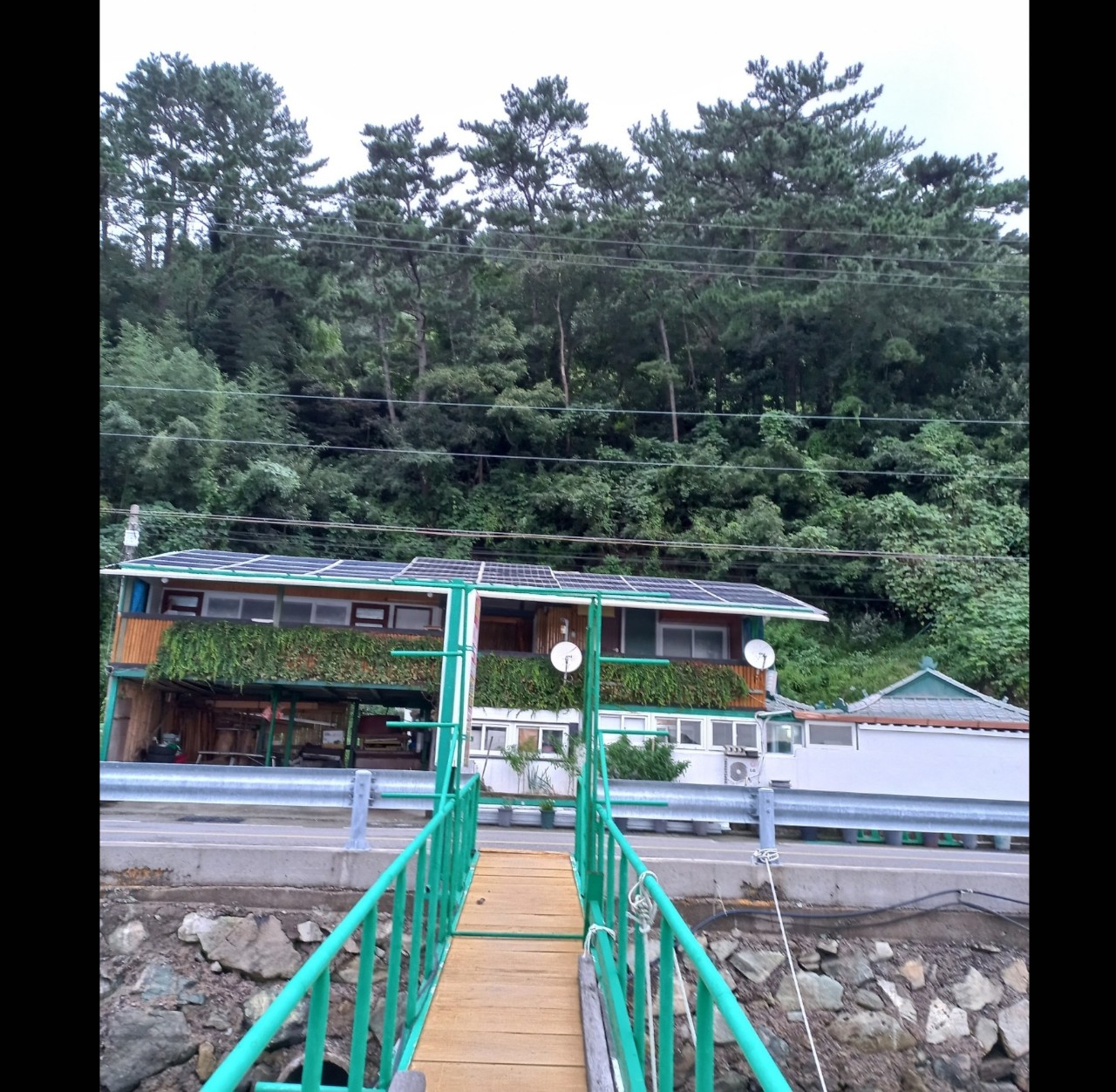 선박접안 계류장 및 주택민박집 일괄 매매 합니다.