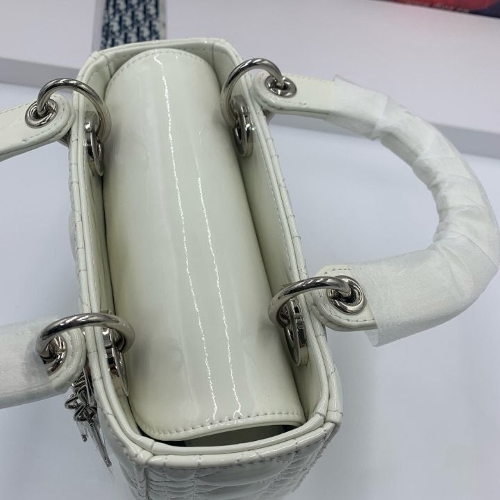 g_346Ud018svcgofie8e66az_413zjm.jpg